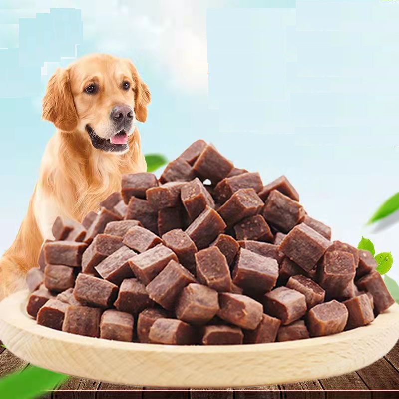 Dog snacks， beef， ham sausage， Teddy golden hair dog snacks， dog food， pet snacks.