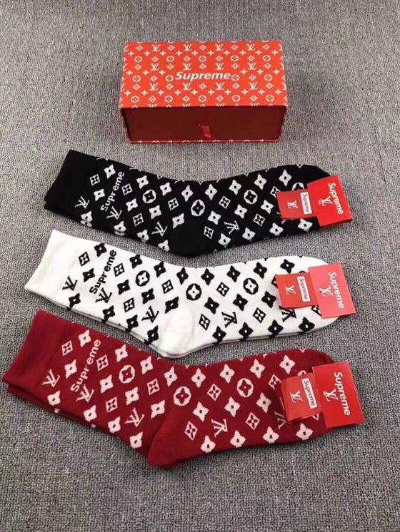 LOUIS VUITTON SOCKS – LVSS11